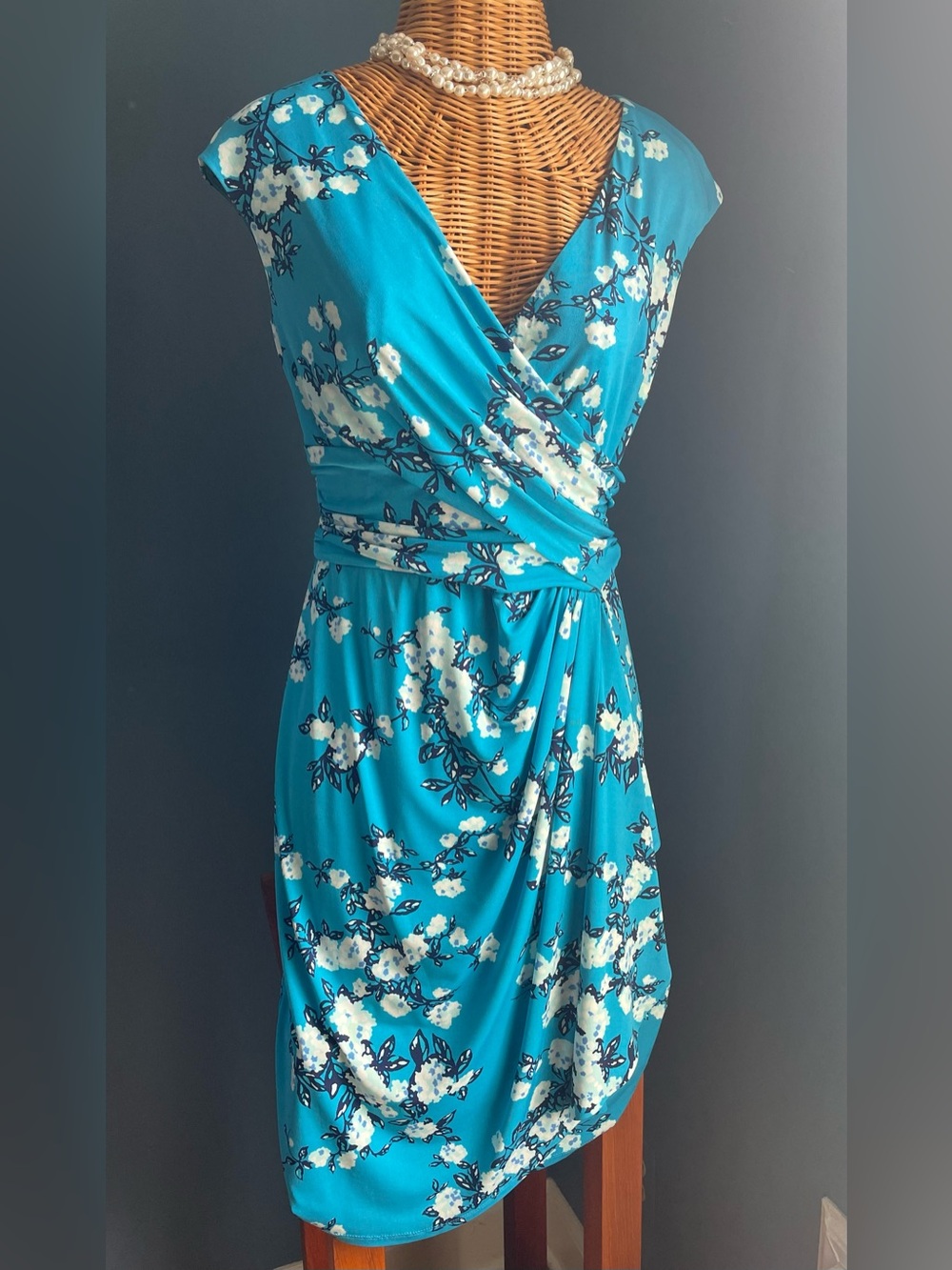 CHAPS Blue White Floral Faux Wrap Dress Stretch Surplice V-Neck Size Medium